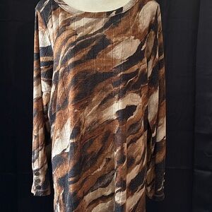 Susan Graver Weekend Animal Print Knit Top – Size 1X – Button Sleeve Detail